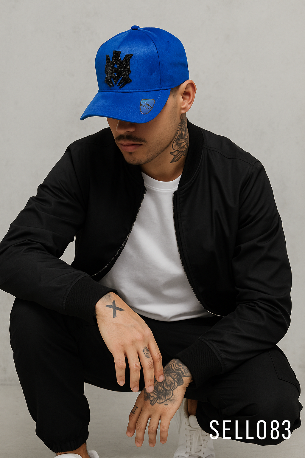 Gorra Urbana Sello83 – Edición Royal Blue con Logo Black Crystal